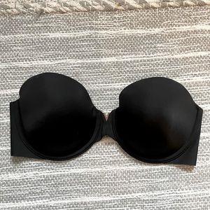 Victoria’s Secret strapless bra